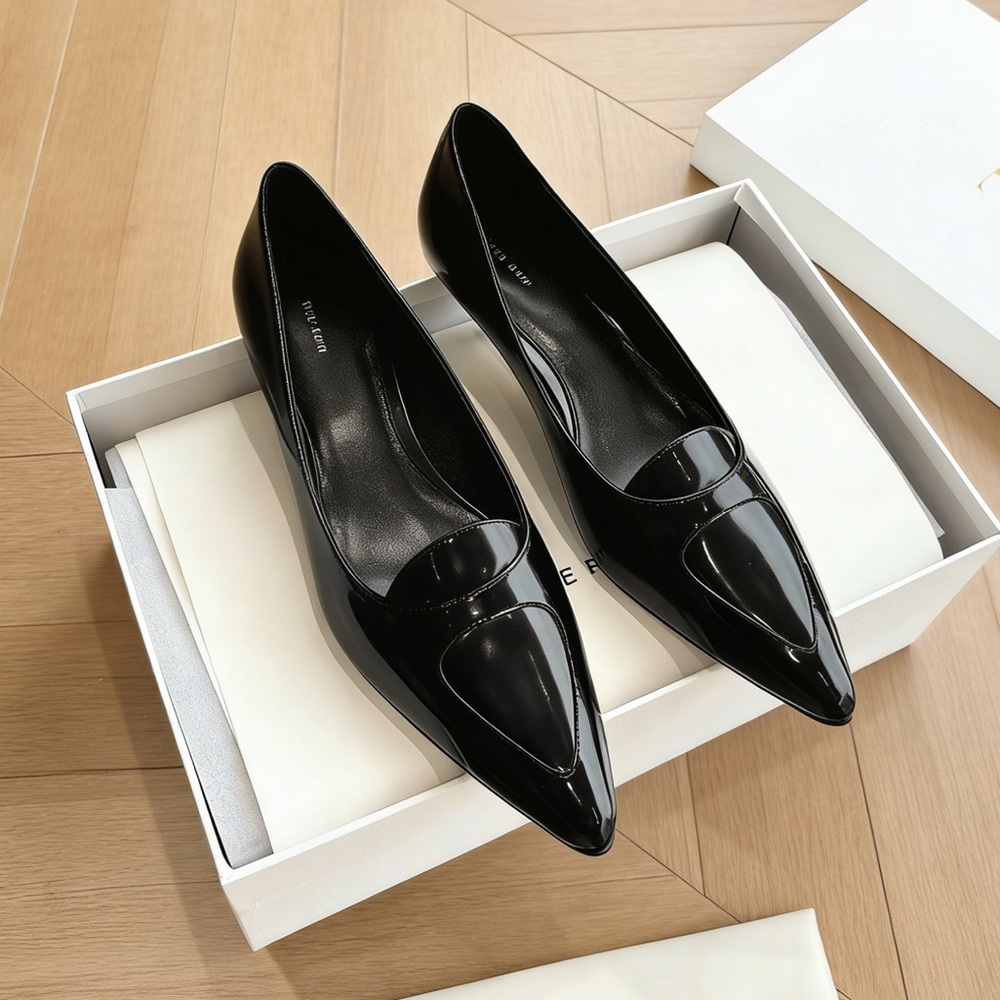 Authentic The Row Patent Leather Pumps Black Pointed Toe